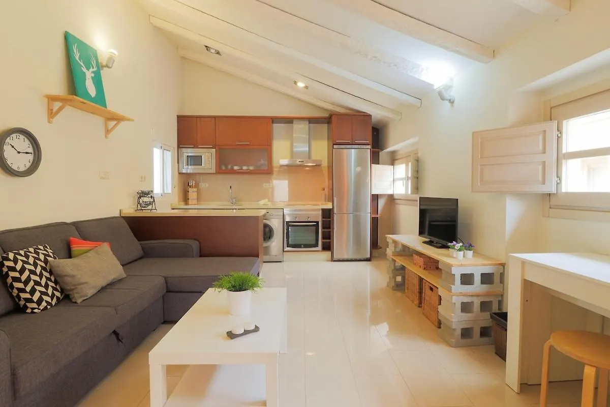 C28 - Mitjana Luminous Penthouse Apartment Malaga