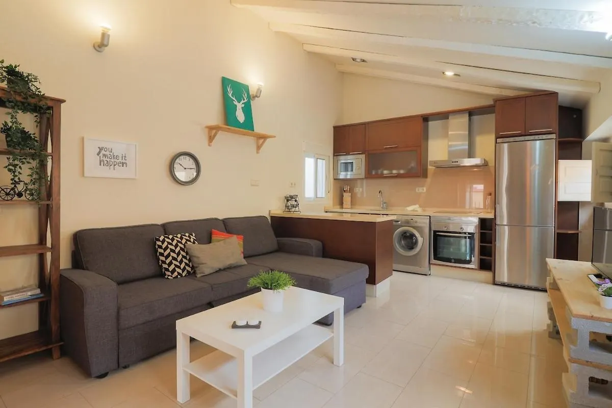 C28 - Mitjana Luminous Penthouse Apartment Malaga